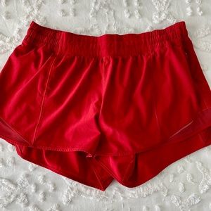 LULULEMON HOTTY HOT SHORTS 2.5”
